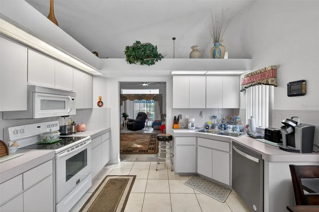 9288 New Orleans Drive Weeki Wachee FL 34613