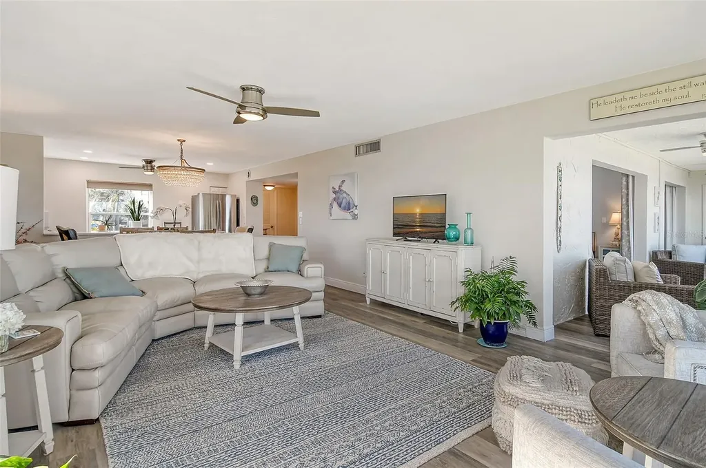4960 Gulf Of Mexico Drive Longboat Key FL 34228