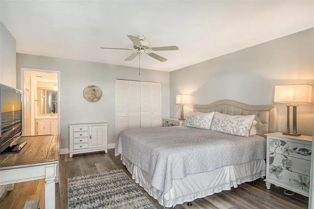 4960 Gulf Of Mexico Drive Longboat Key FL 34228