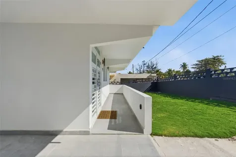 91 - E Calle Kennedy Dorado PR 00646
