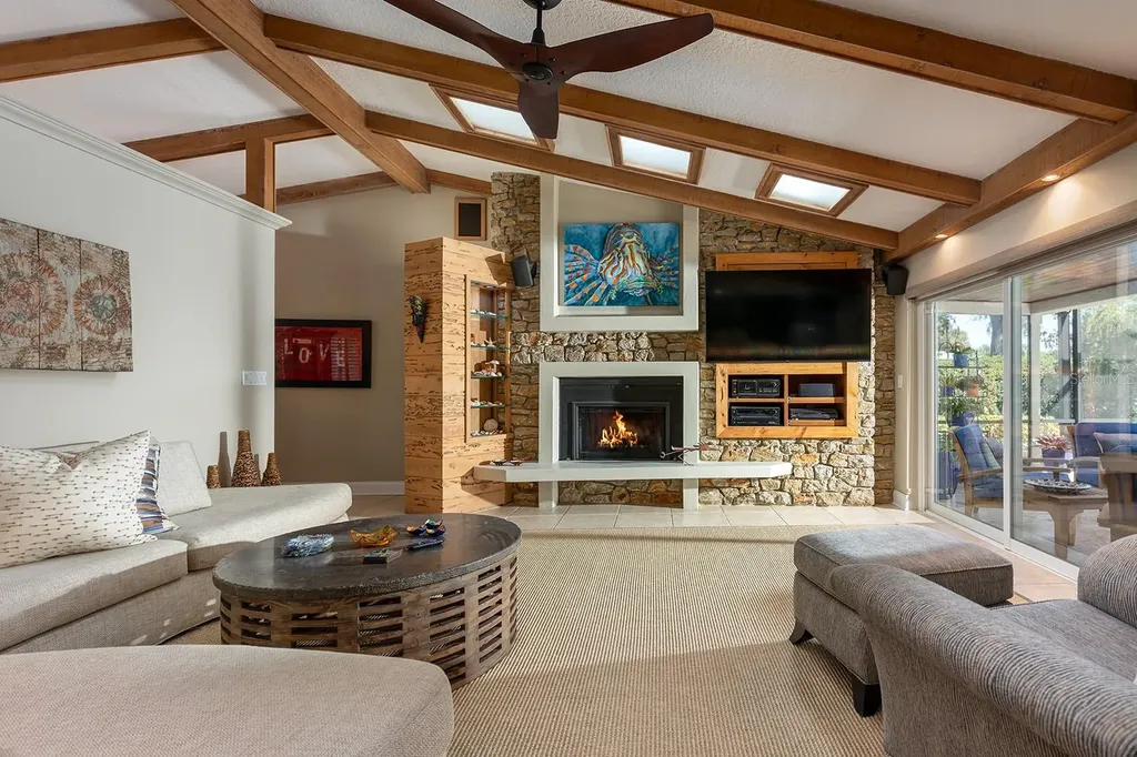 195 W Spring Lake Drive Altamonte Springs FL 32714