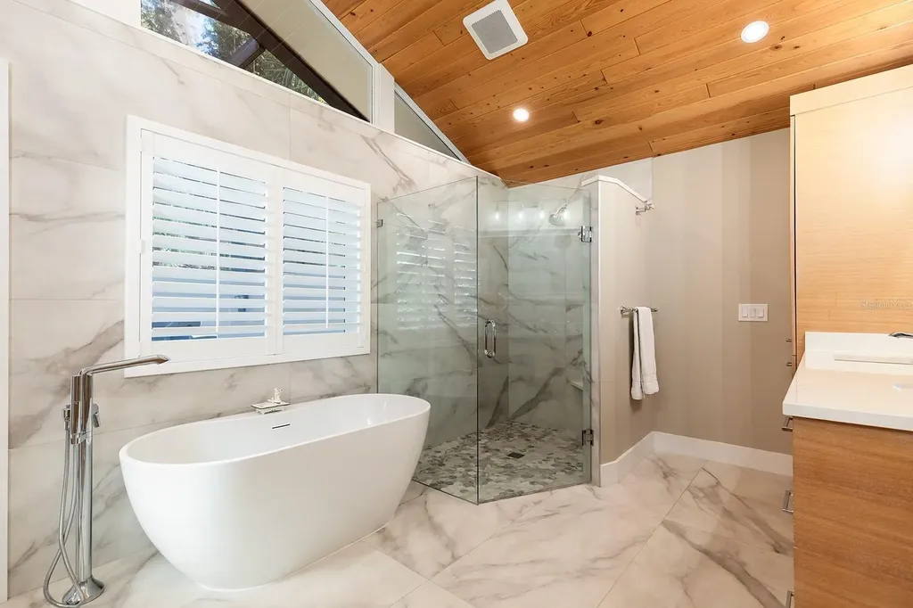 195 W Spring Lake Drive Altamonte Springs FL 32714