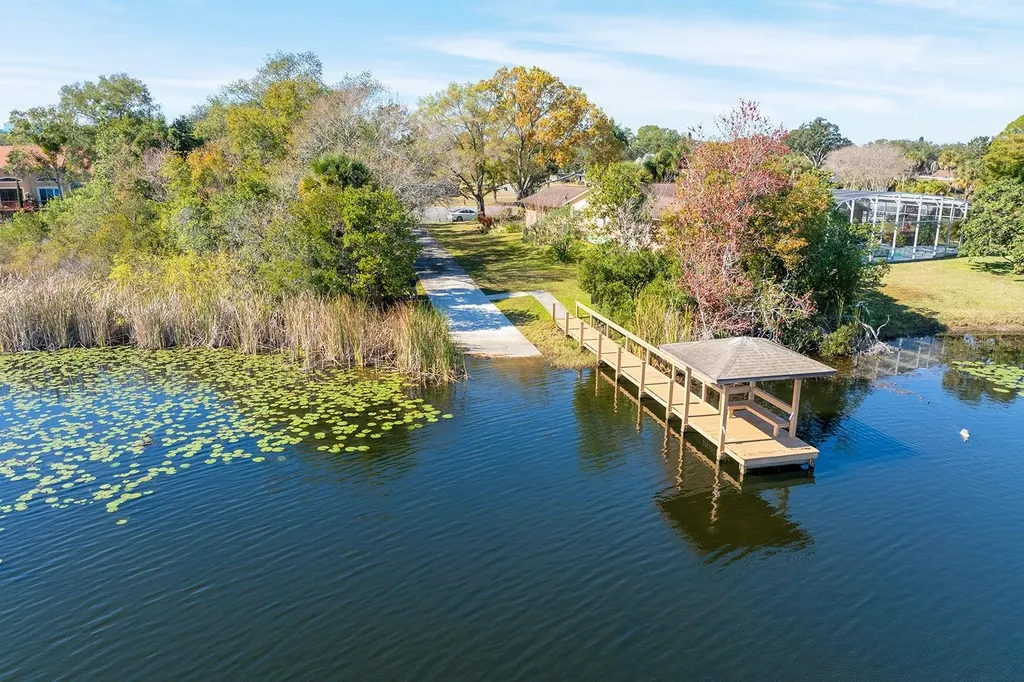 195 W Spring Lake Drive Altamonte Springs FL 32714