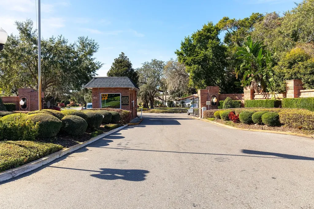 195 W Spring Lake Drive Altamonte Springs FL 32714