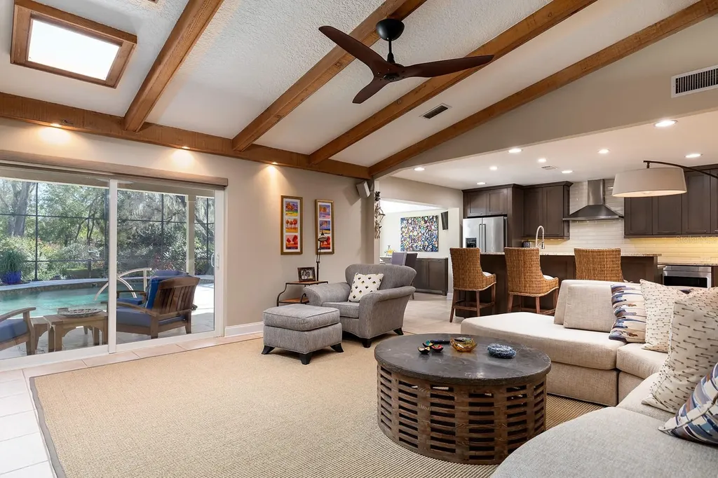 195 W Spring Lake Drive Altamonte Springs FL 32714