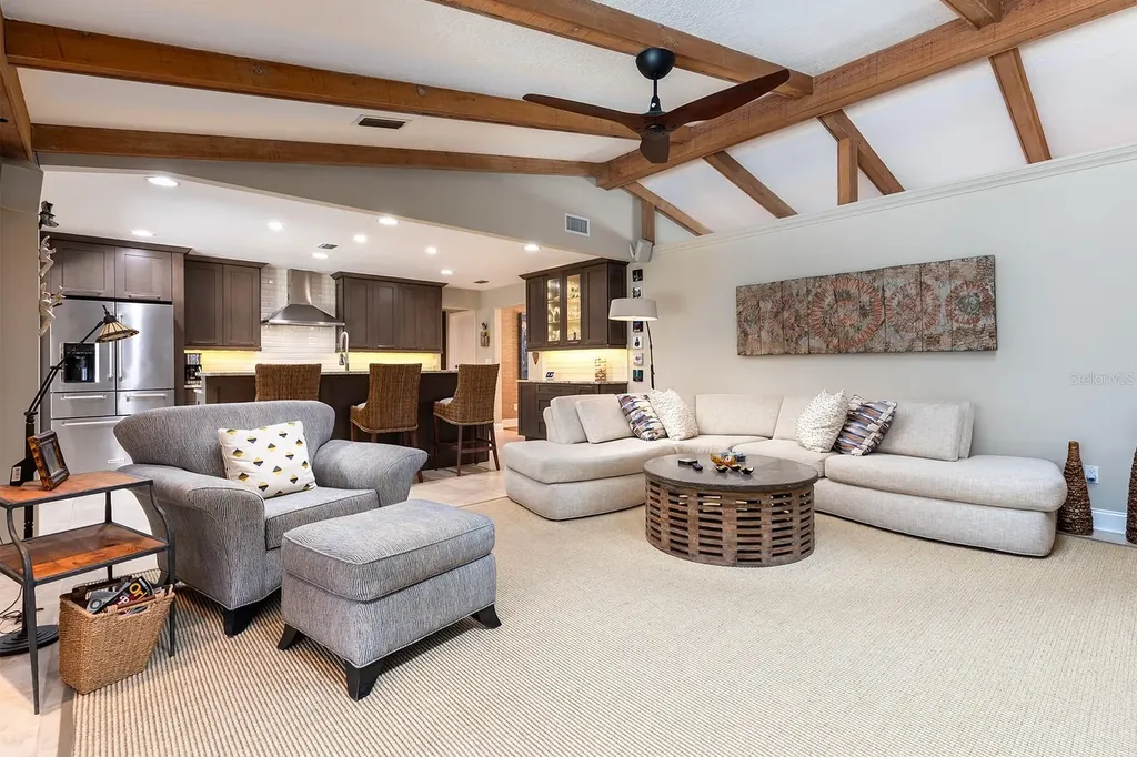 195 W Spring Lake Drive Altamonte Springs FL 32714