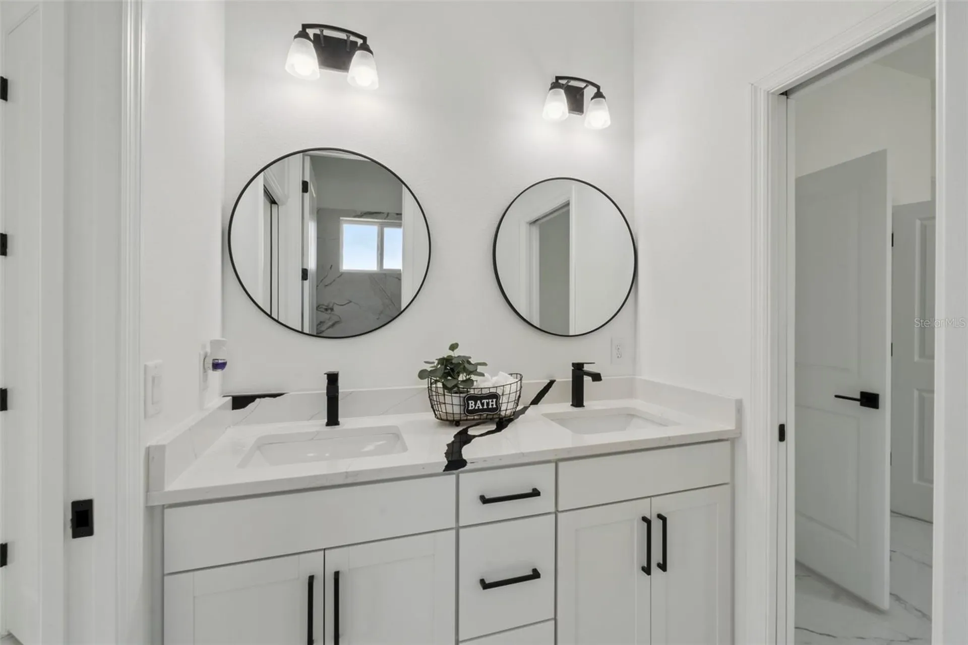 18806 Seaview Street Orlando FL 32833