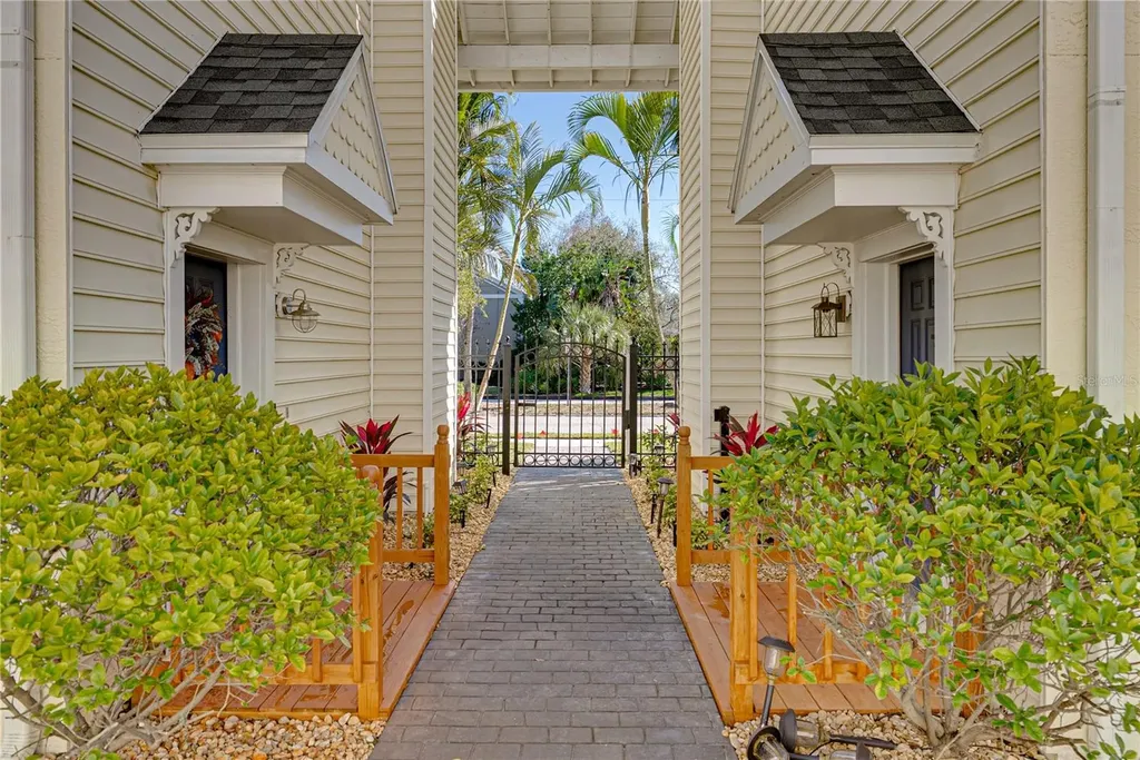 307 S Bungalow Park Avenue Tampa FL 33609