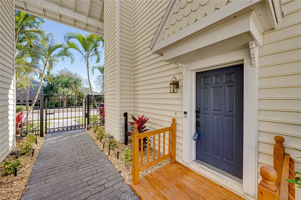 307 S Bungalow Park Avenue Tampa FL 33609