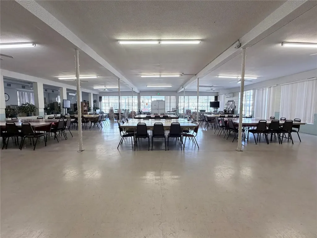 4141 56th Way N Kenneth City FL 33709