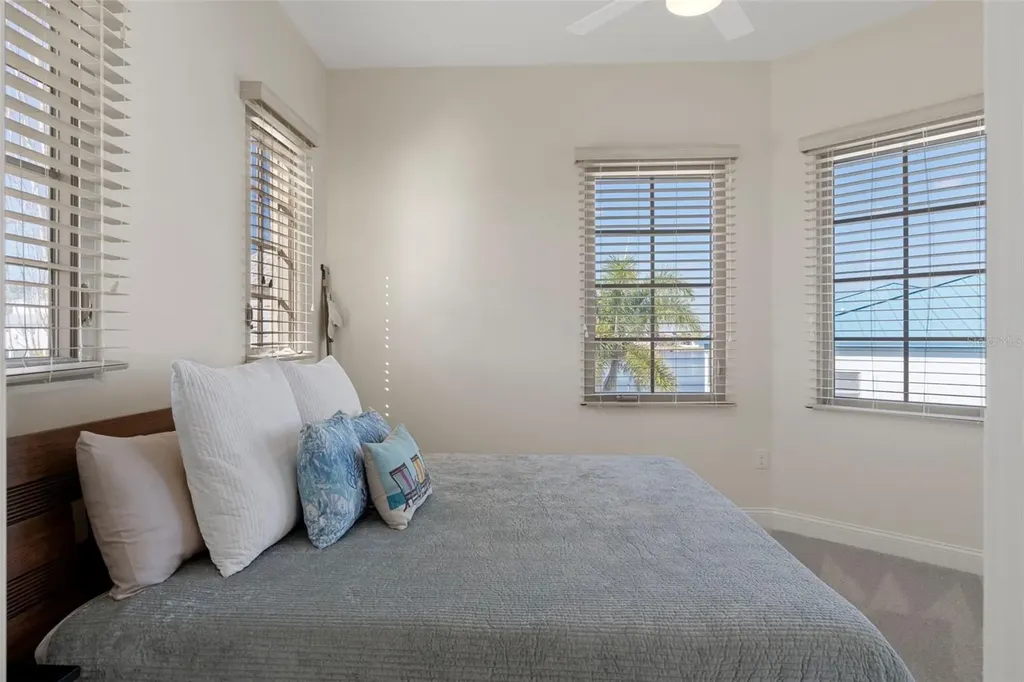 2235 N Kings Cove Point Crystal River FL 34429
