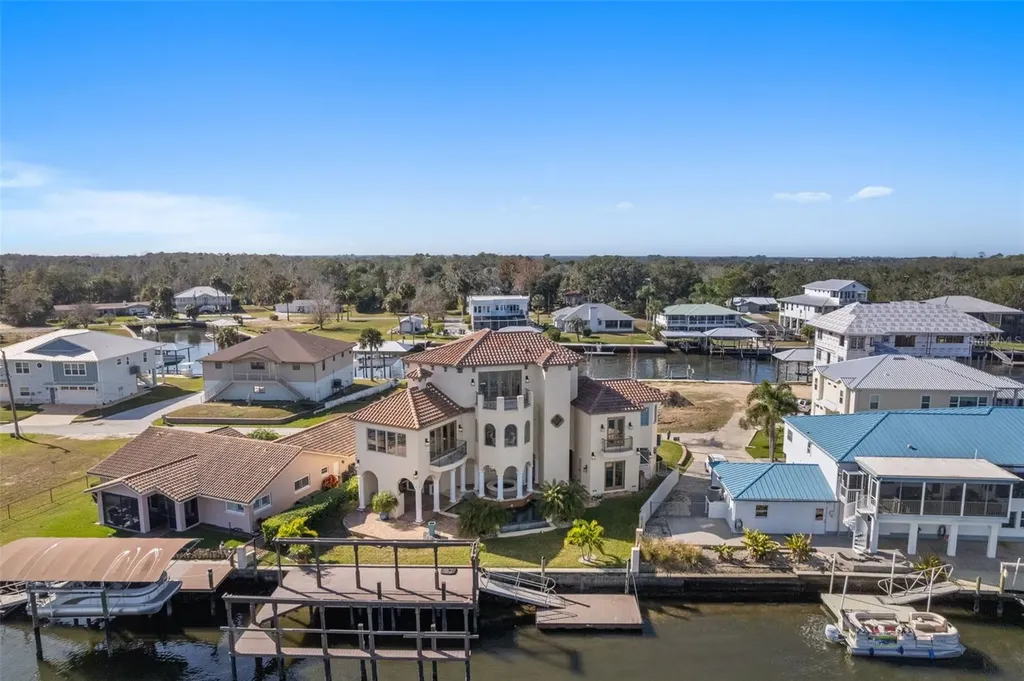 2235 N Kings Cove Point Crystal River FL 34429
