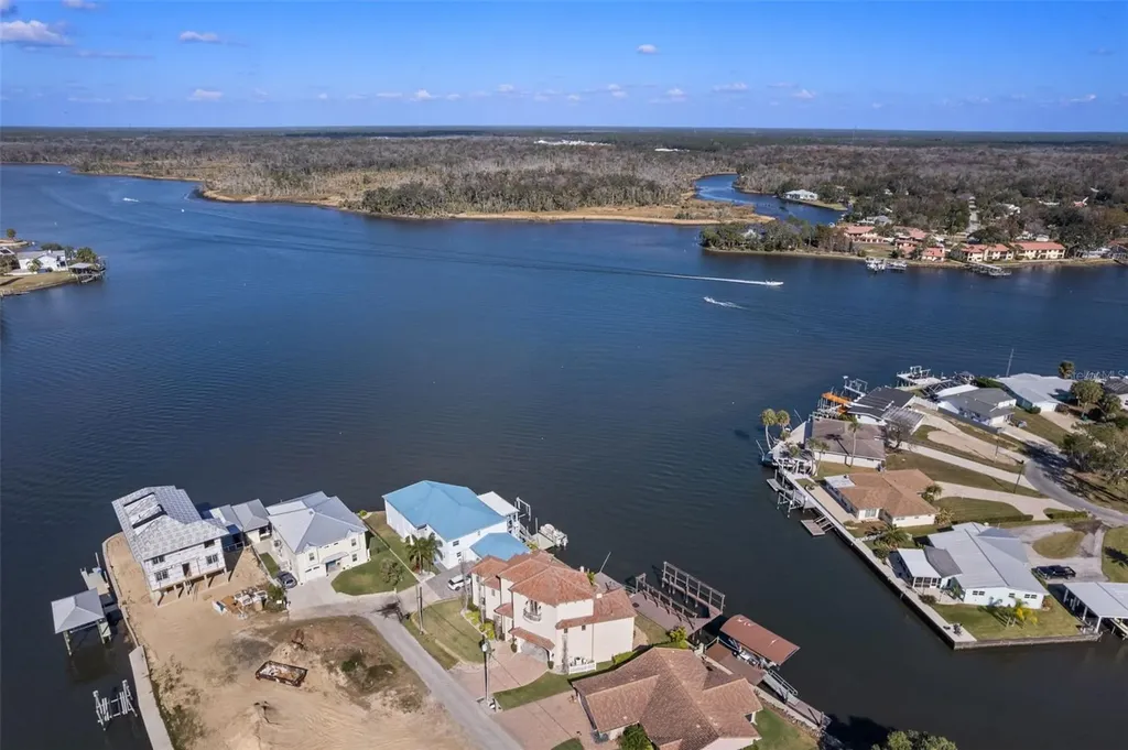 2235 N Kings Cove Point Crystal River FL 34429