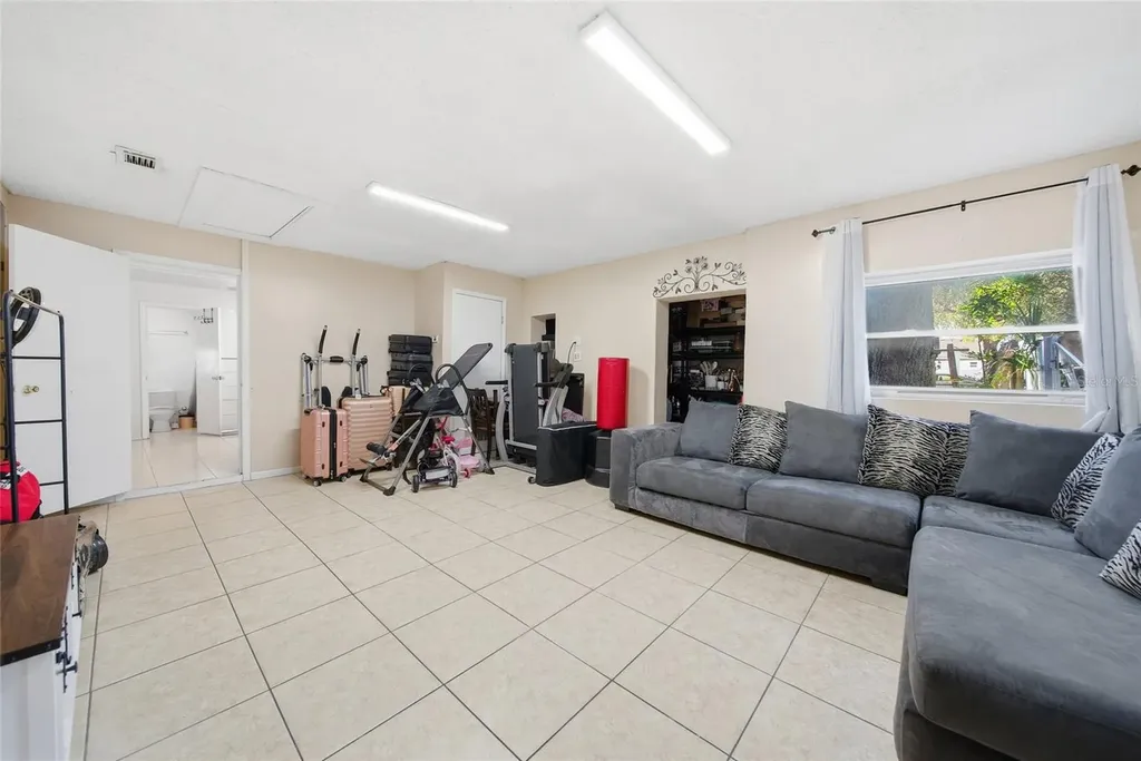 5080 70th Avenue N Pinellas Park FL 33781