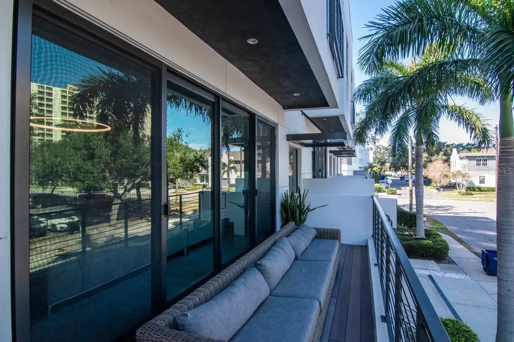 2810 W Barcelona Street Tampa FL 33629