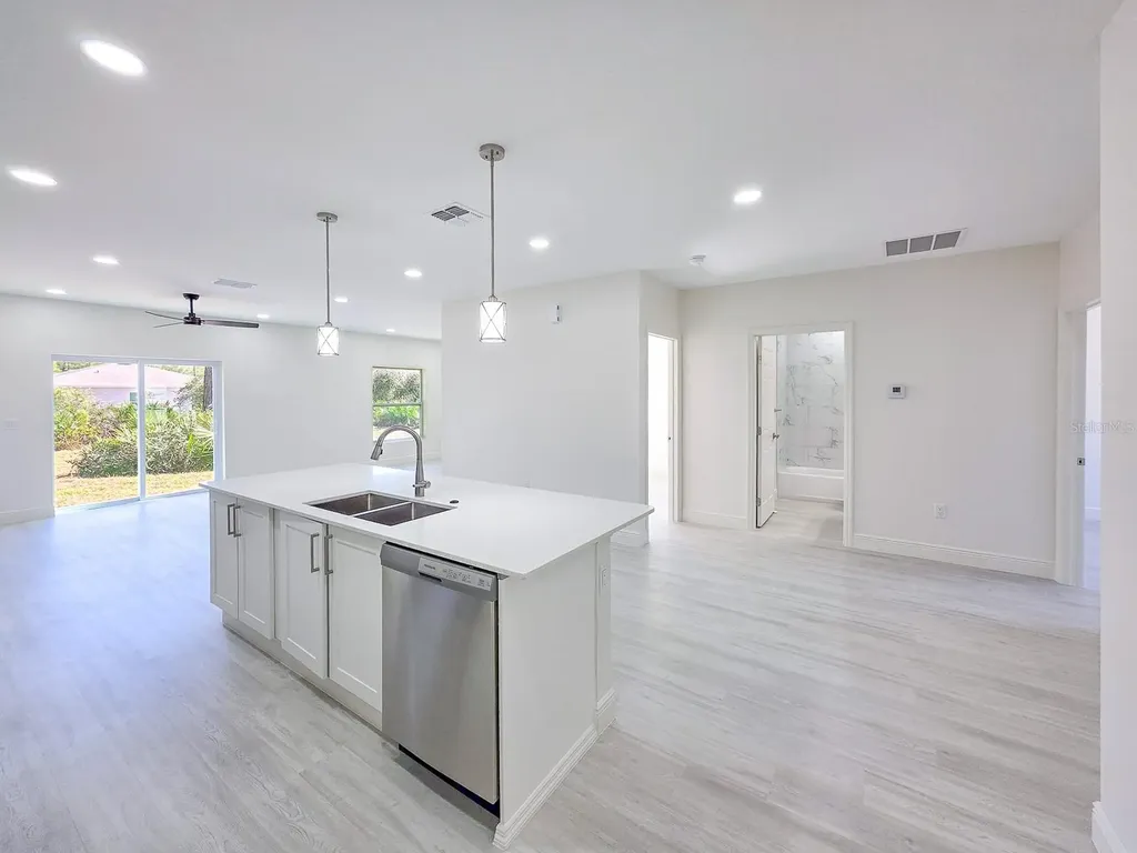 1355 9th Avenue Deland FL 32724