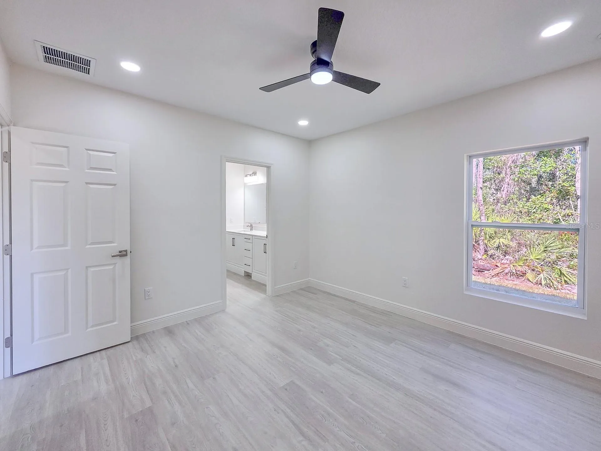 1355 9th Avenue Deland FL 32724