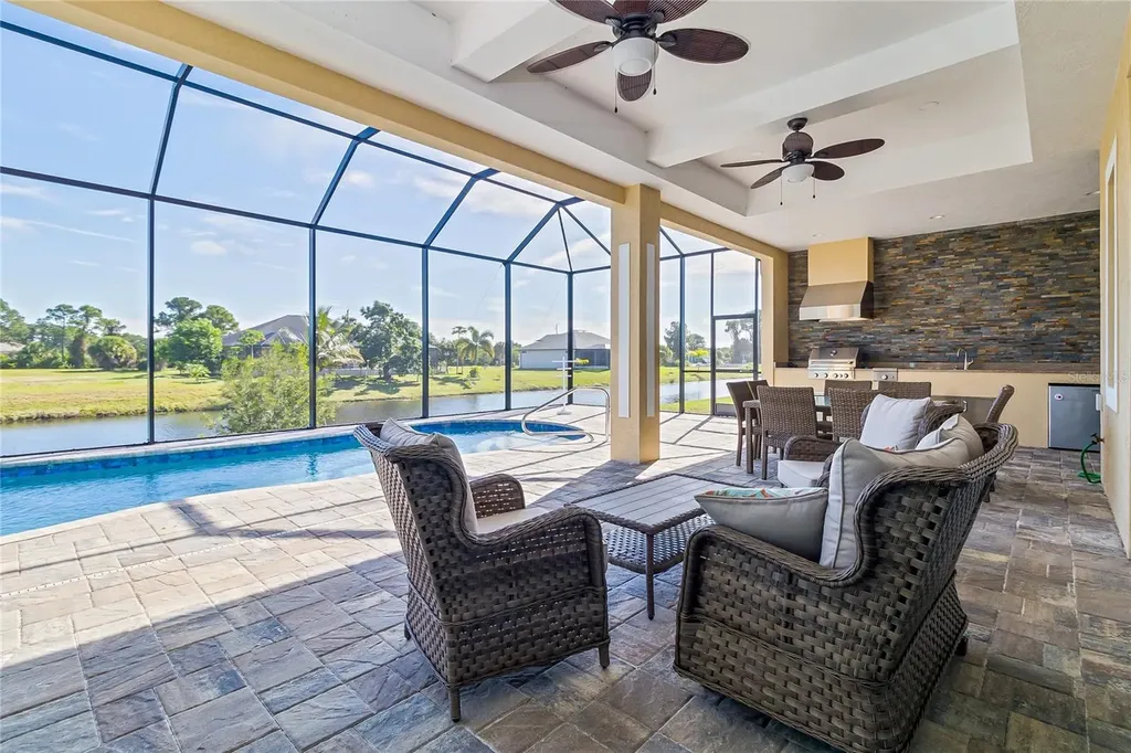 238 W Pine Valley Lane Rotonda West FL 33947