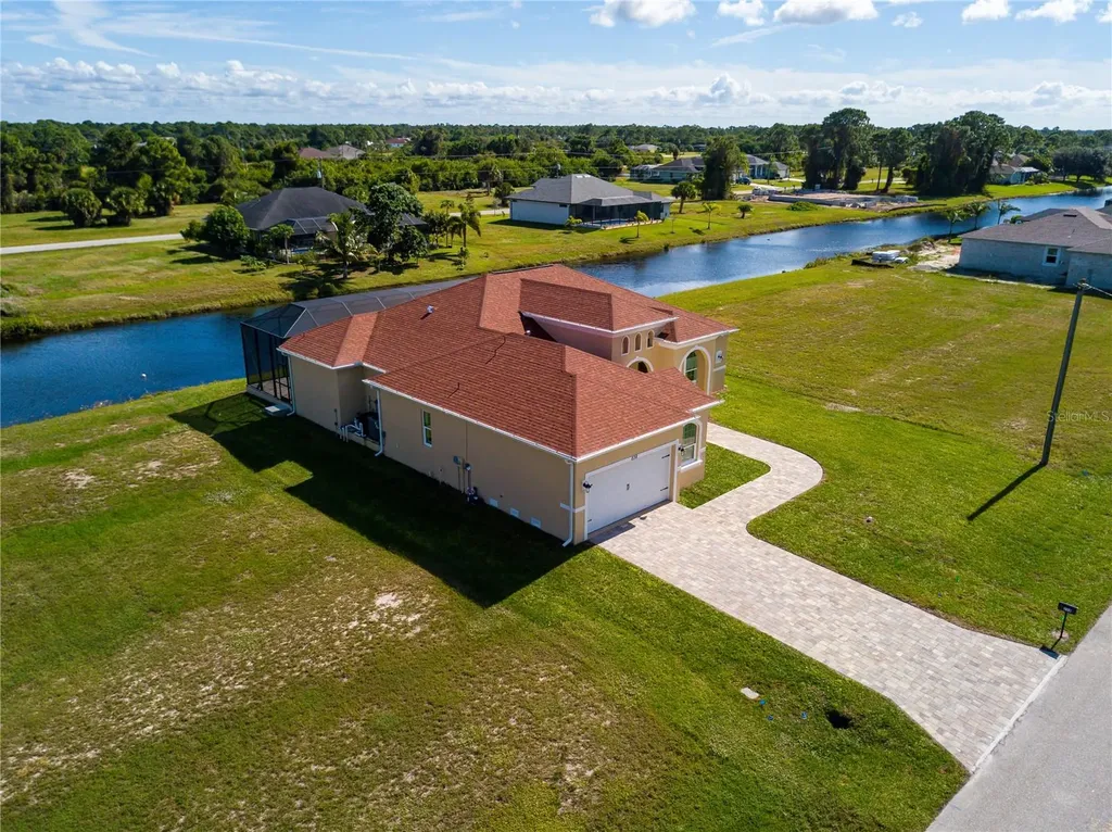 238 W Pine Valley Lane Rotonda West FL 33947