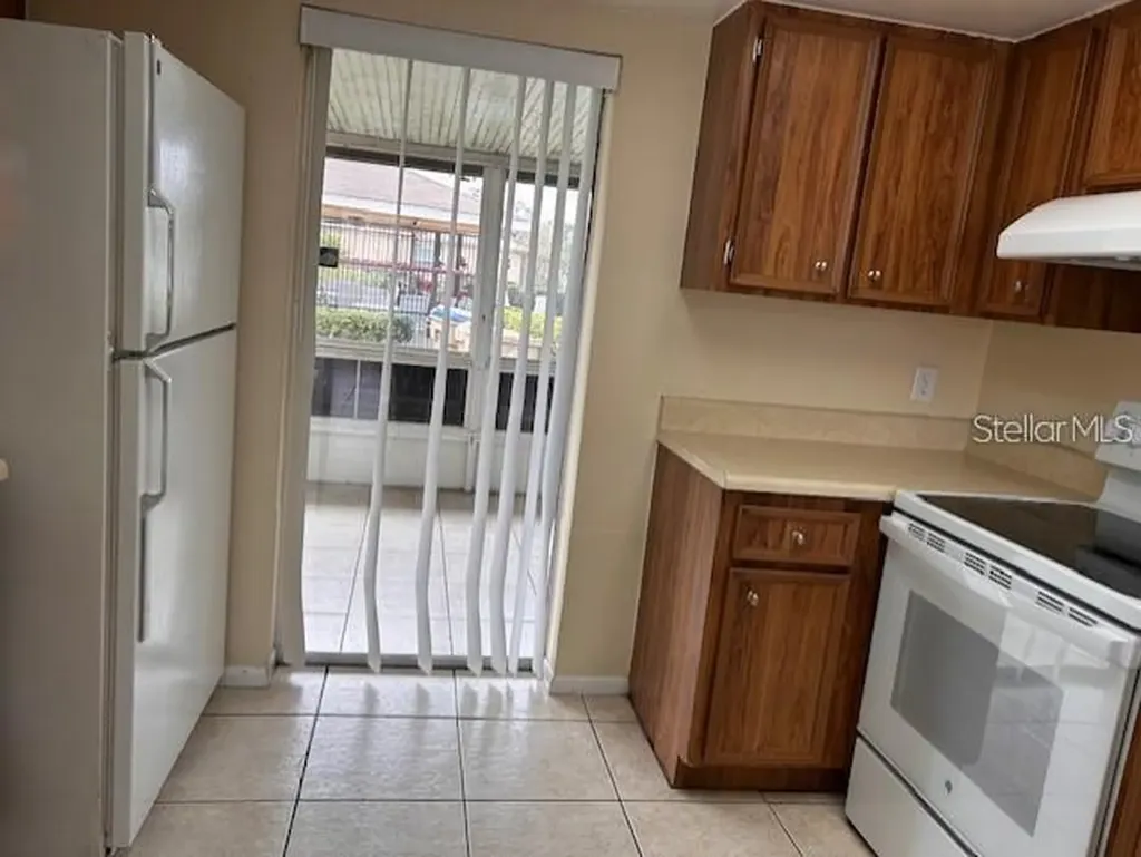 40 E Country Cove Way Kissimmee FL 34743
