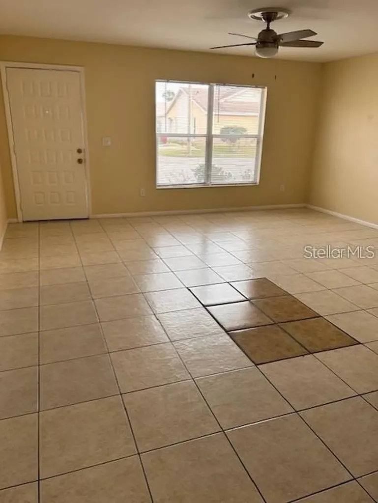 40 E Country Cove Way Kissimmee FL 34743