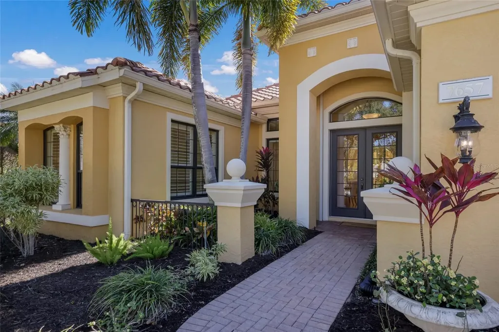 7657 Portstewart Drive Lakewood Ranch FL 34202