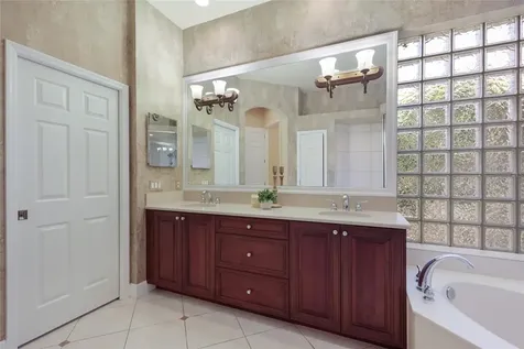 7657 Portstewart Drive Lakewood Ranch FL 34202