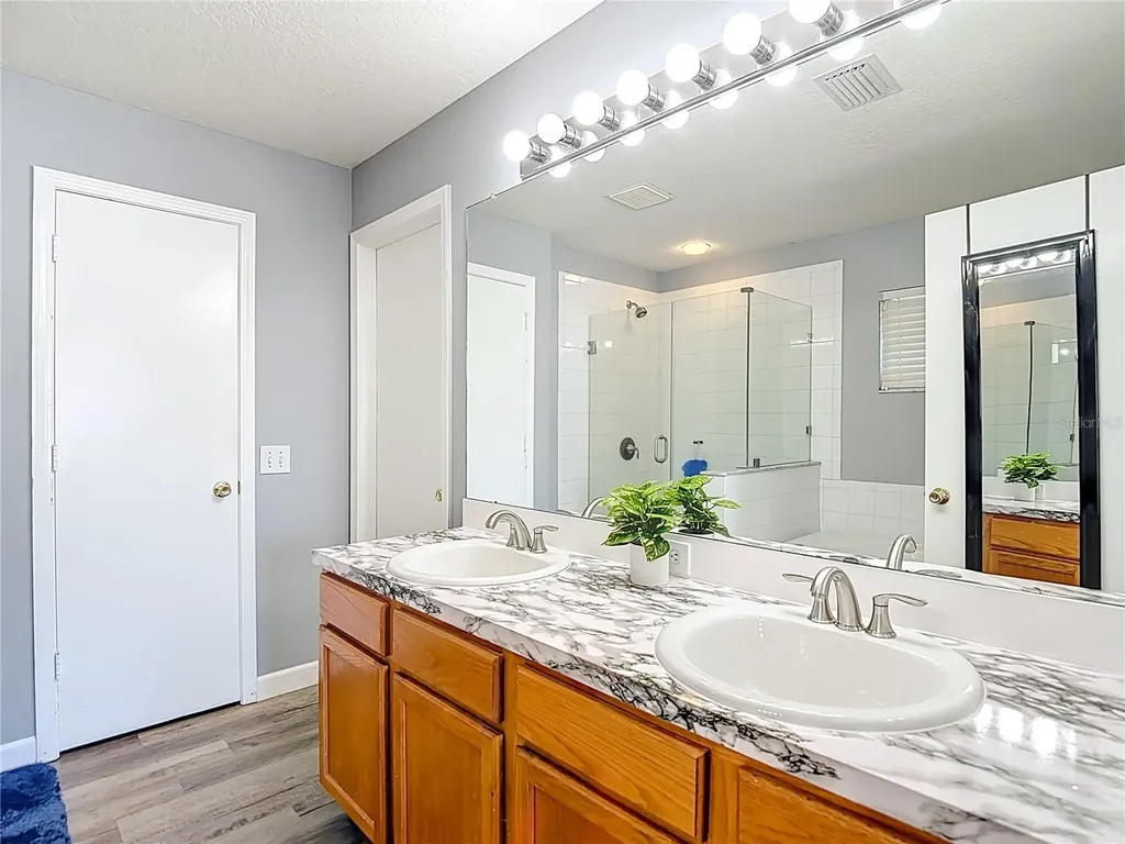 10411 Hunters Haven Boulevard Riverview FL 33578