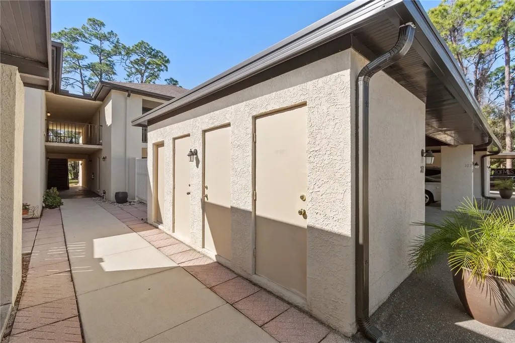 6110 Country Club Way Sarasota FL 34243