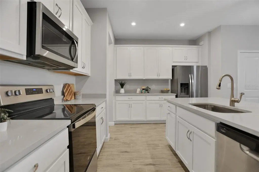 5615 Brooklet Woods Drive Wesley Chapel FL 33545