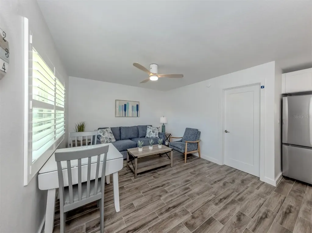 73 Avenida Messina Sarasota FL 34242