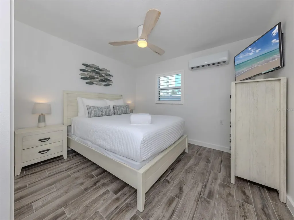 73 Avenida Messina Sarasota FL 34242