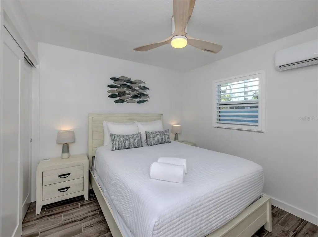 73 Avenida Messina Sarasota FL 34242