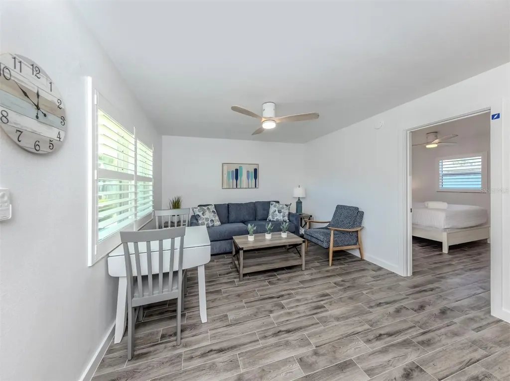 73 Avenida Messina Sarasota FL 34242
