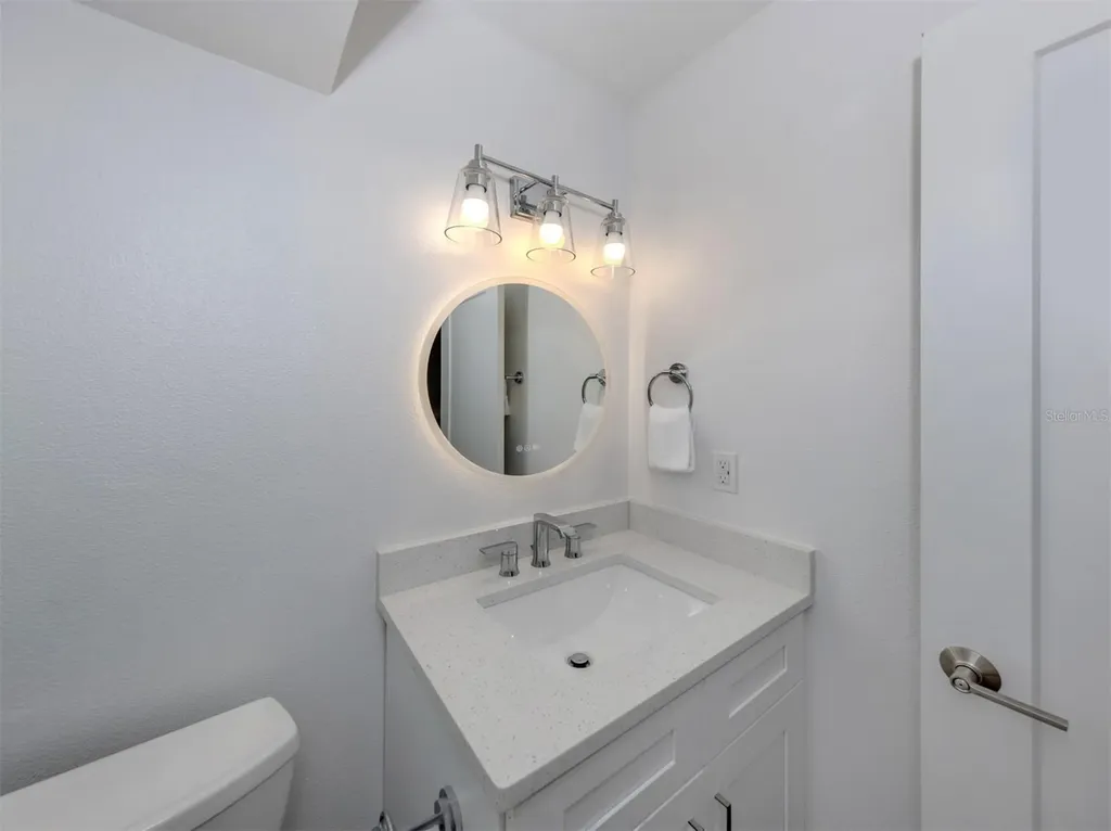 73 Avenida Messina Sarasota FL 34242