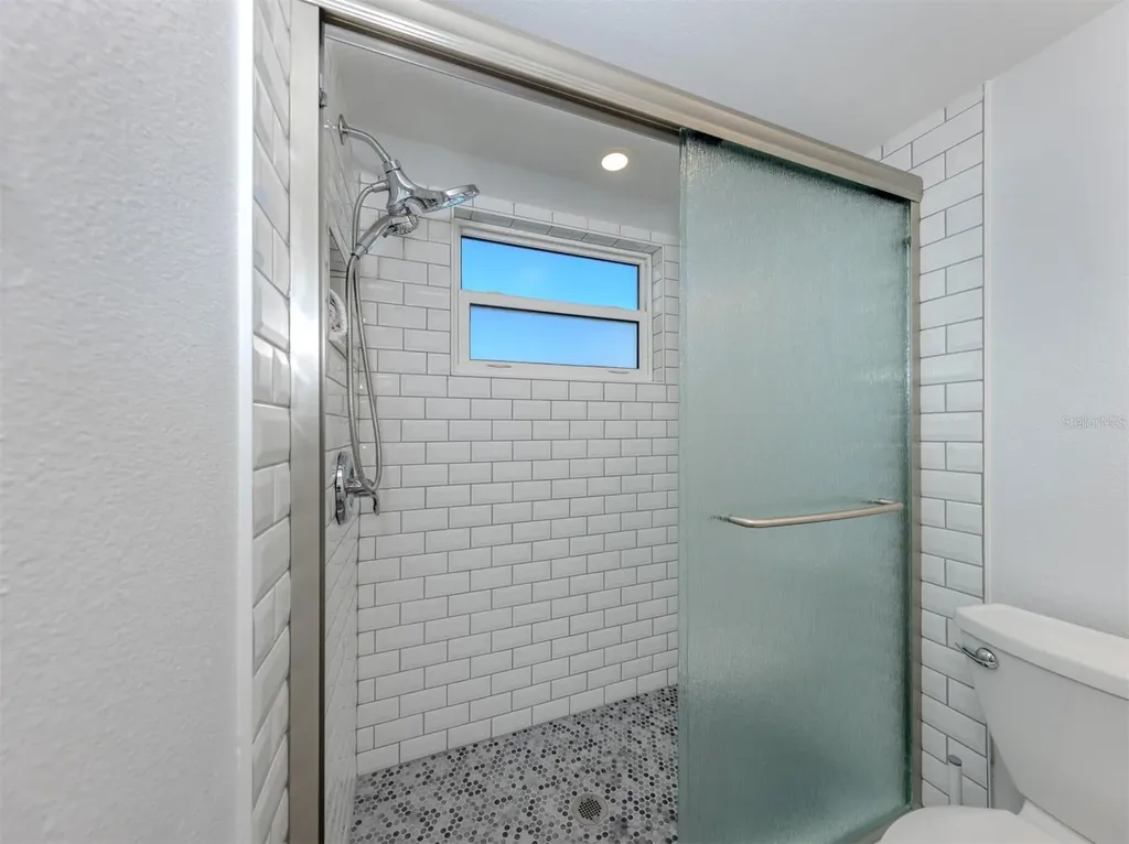 73 Avenida Messina Sarasota FL 34242