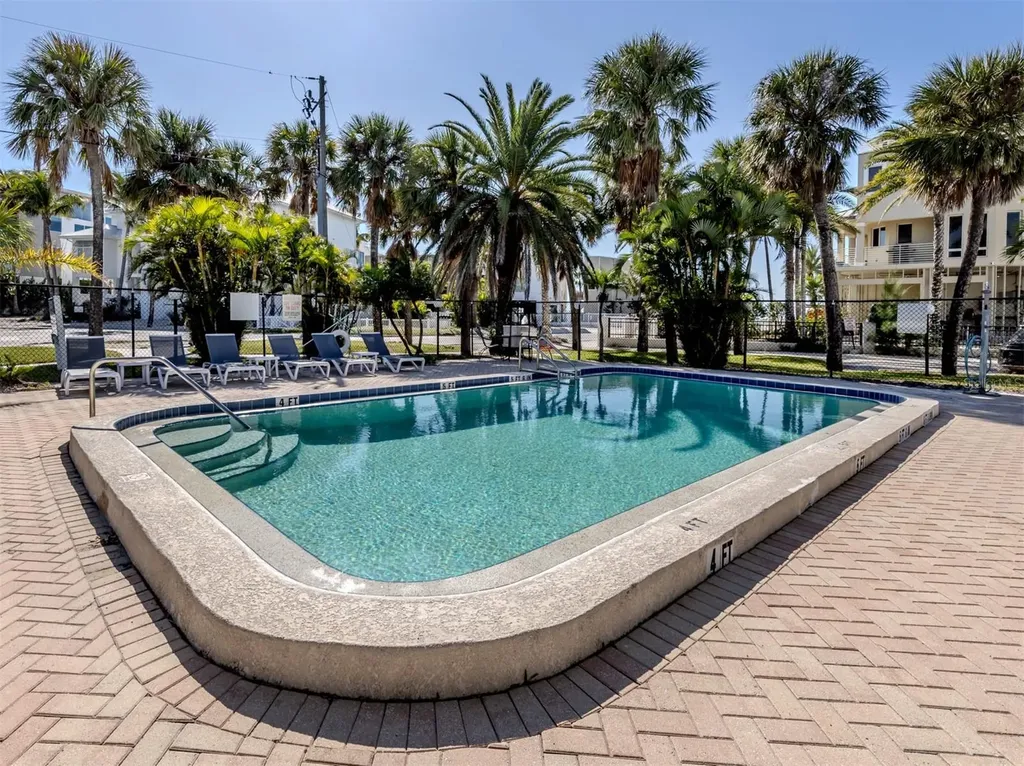 73 Avenida Messina Sarasota FL 34242