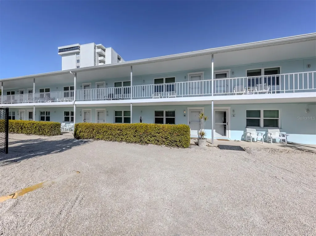 73 Avenida Messina Sarasota FL 34242