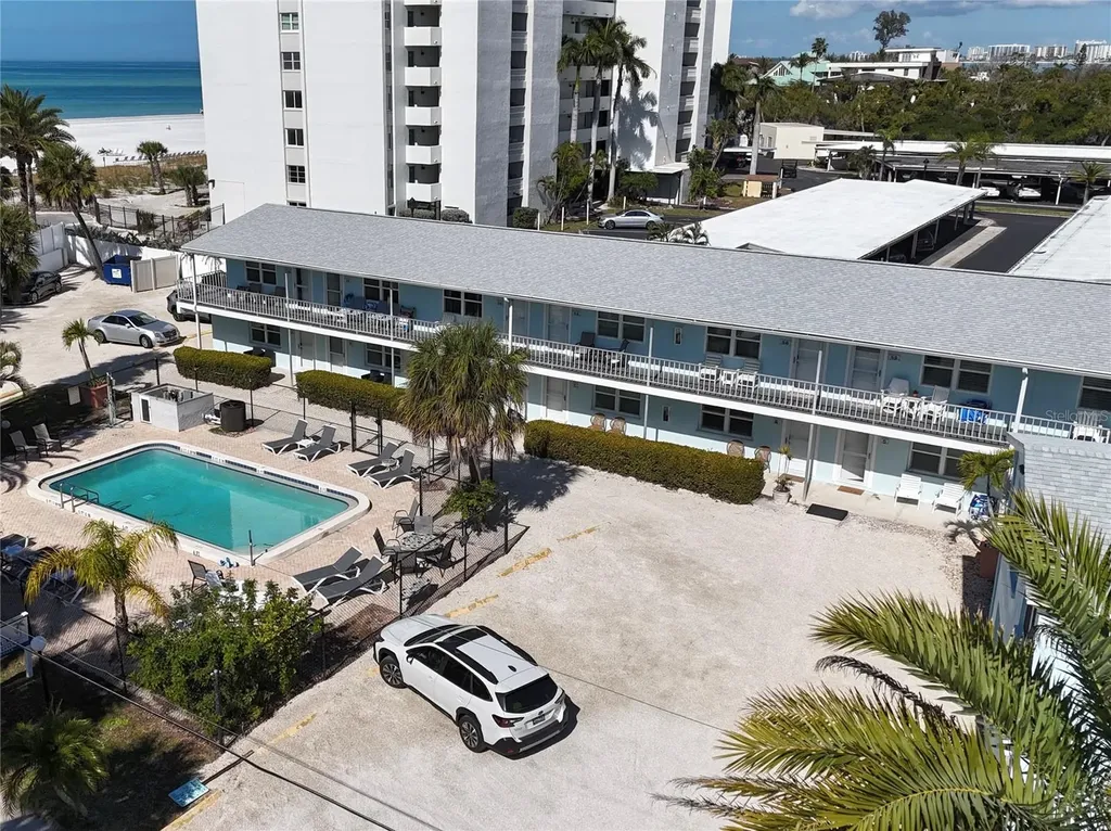 73 Avenida Messina Sarasota FL 34242