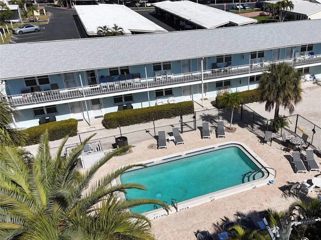 73 Avenida Messina Sarasota FL 34242