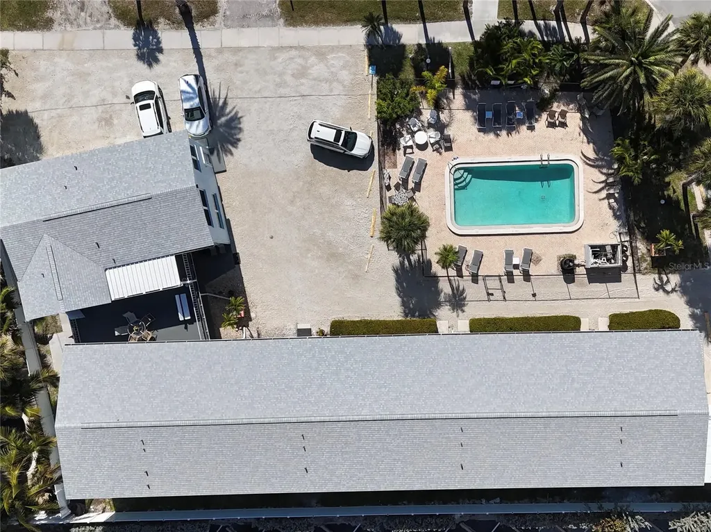 73 Avenida Messina Sarasota FL 34242