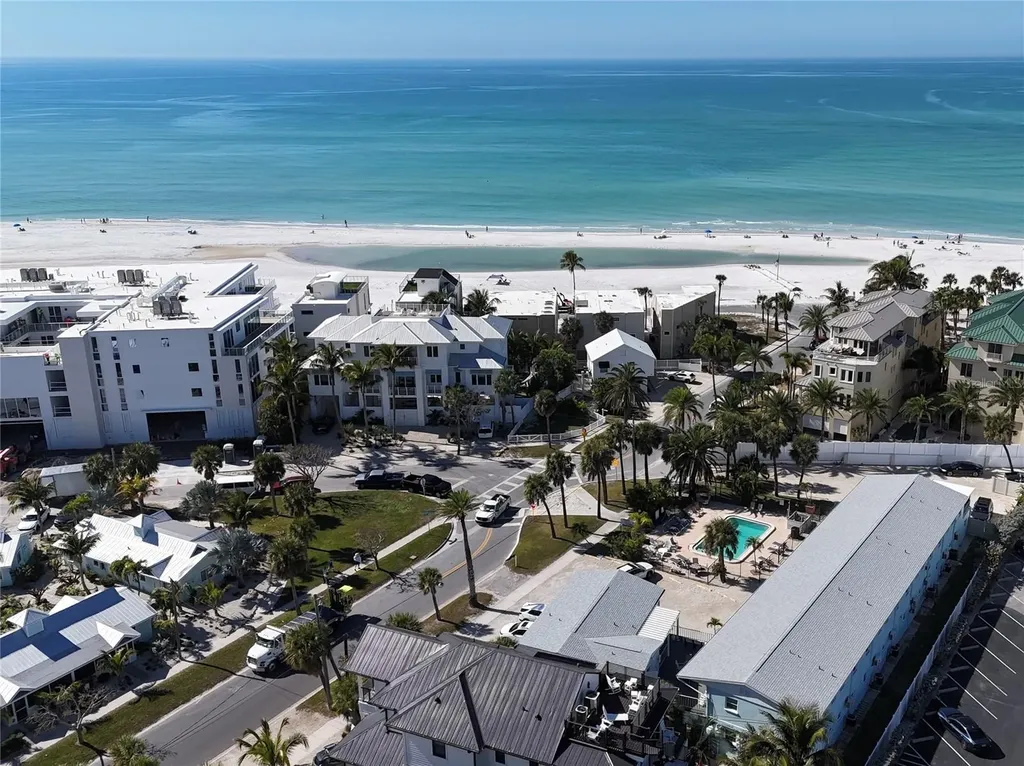 73 Avenida Messina Sarasota FL 34242
