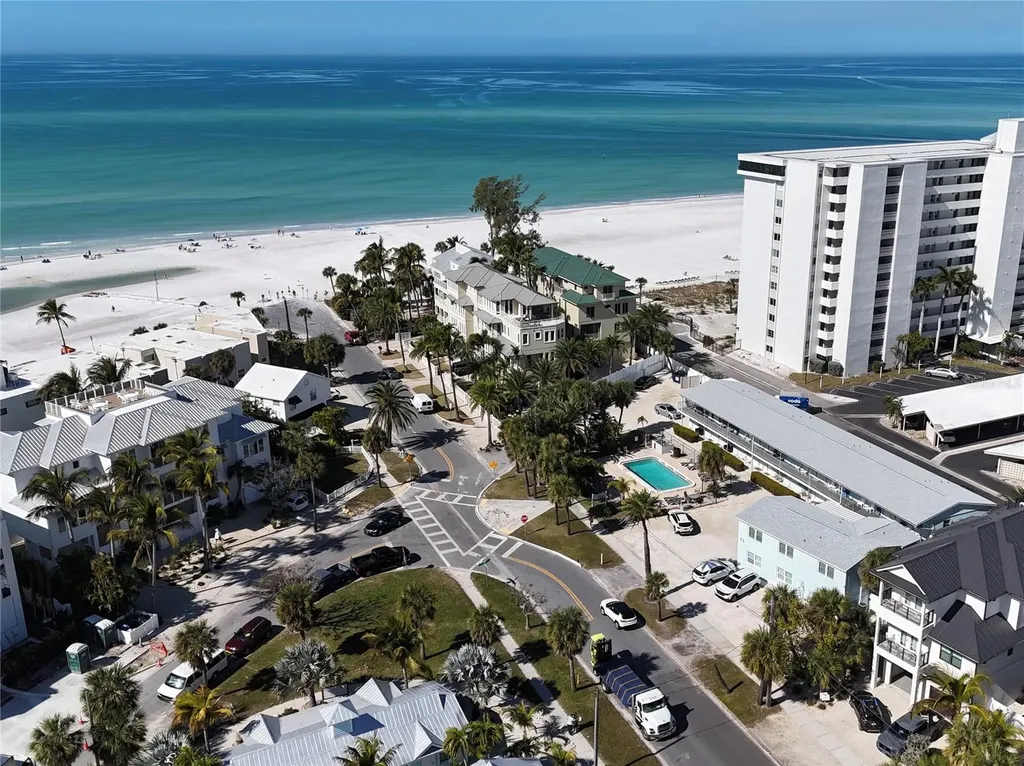 73 Avenida Messina Sarasota FL 34242