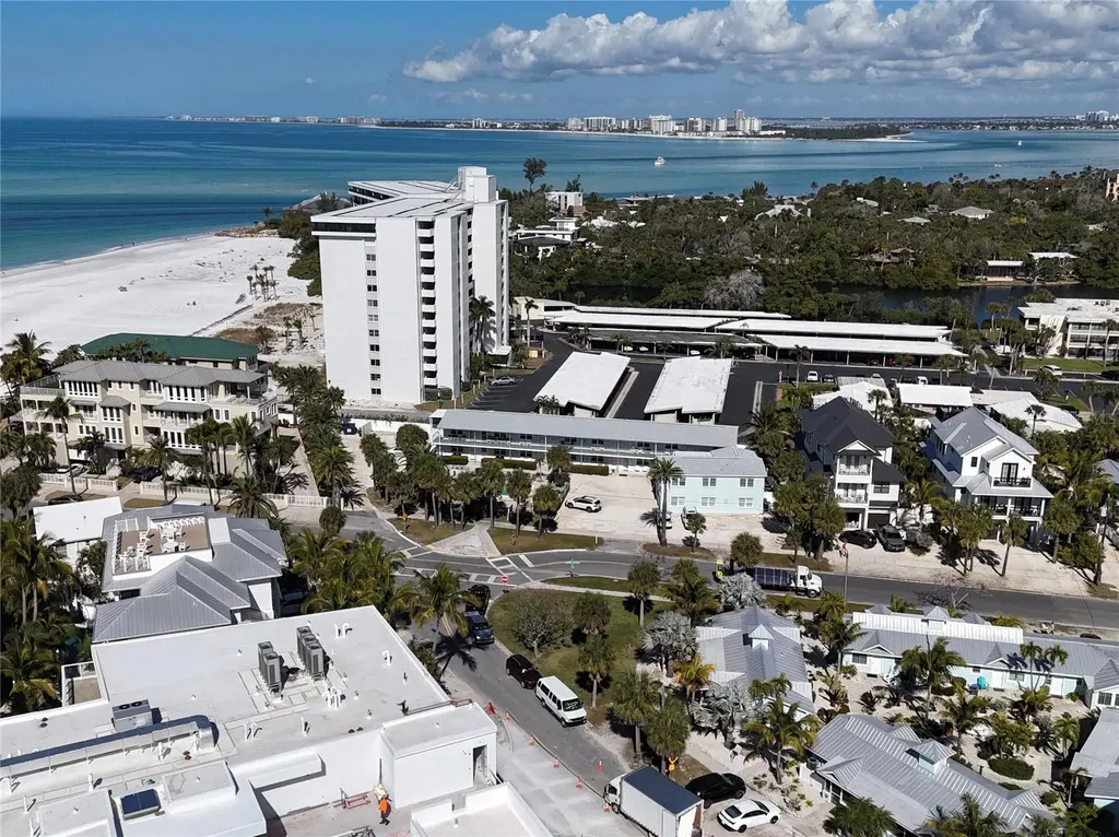 73 Avenida Messina Sarasota FL 34242