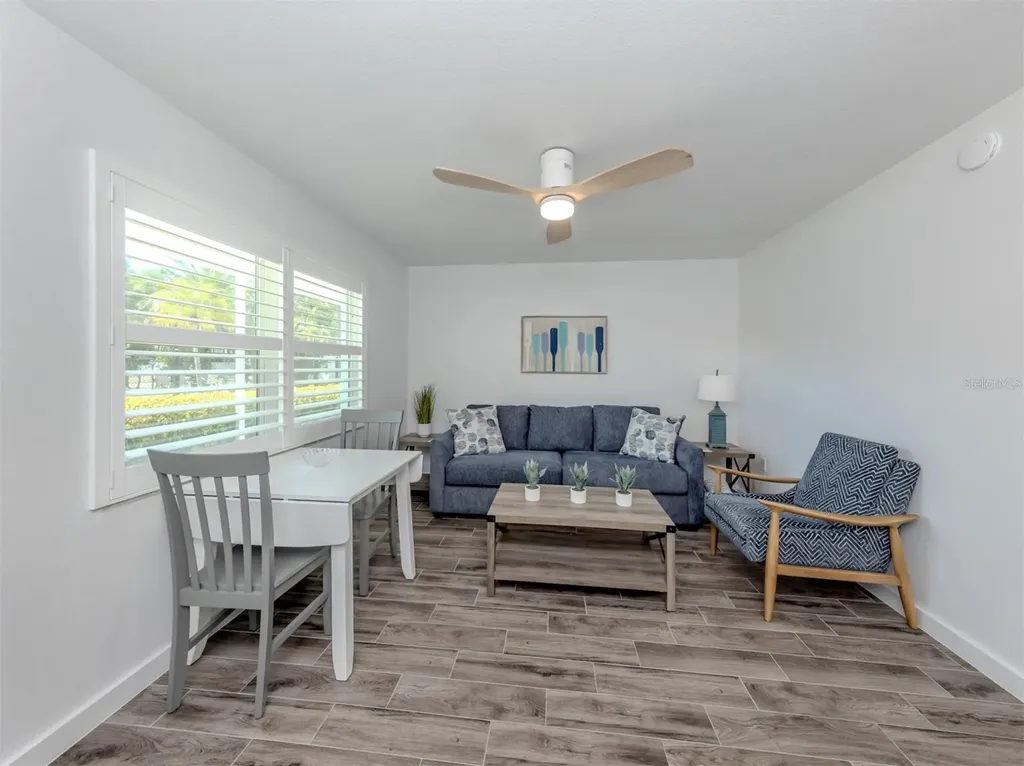 73 Avenida Messina Sarasota FL 34242
