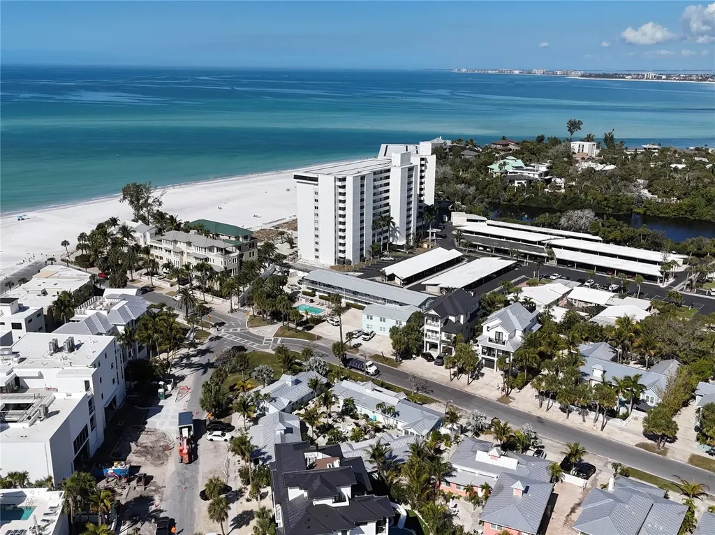 73 Avenida Messina Sarasota FL 34242