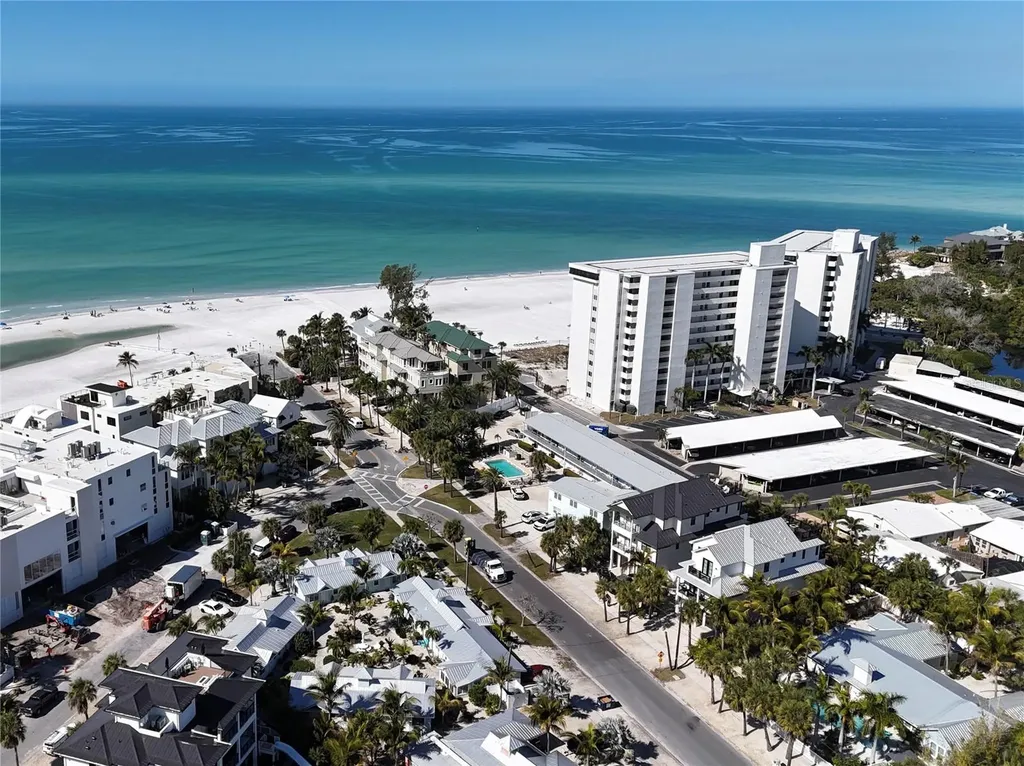 73 Avenida Messina Sarasota FL 34242