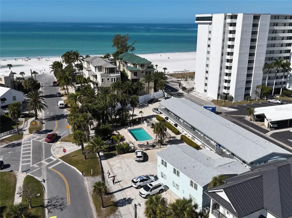 73 Avenida Messina Sarasota FL 34242
