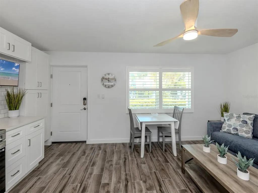 73 Avenida Messina Sarasota FL 34242
