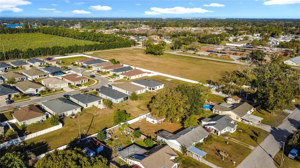 389 Street Georges Circle Eagle Lake FL 33839